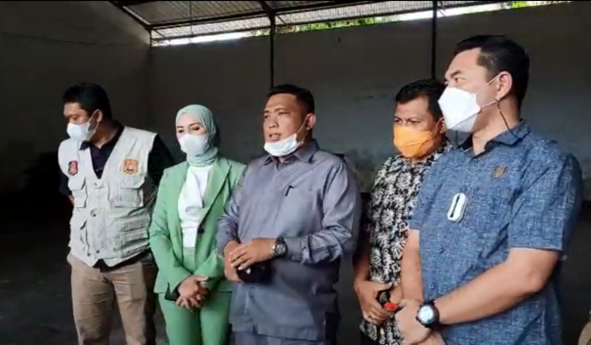 Komisi II DPRD Provinsi Bengkulu yang dipimpin Herizal Apriansyah melakukan sidak minyak goreng yang ada di Bengkulu