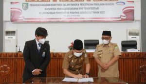 Sekretaris Daerah Provinsi Bengkulu Hamka Sabri, Kepala Perwakilan BPKP Provinsi Bengkulu Iskandar Novianto serta Inspektur Provinsi Bengkulu Heru Susanto