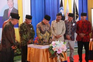 Gubernur Rohidin Resmikan Gedung Serba Guna Kampus Unihas