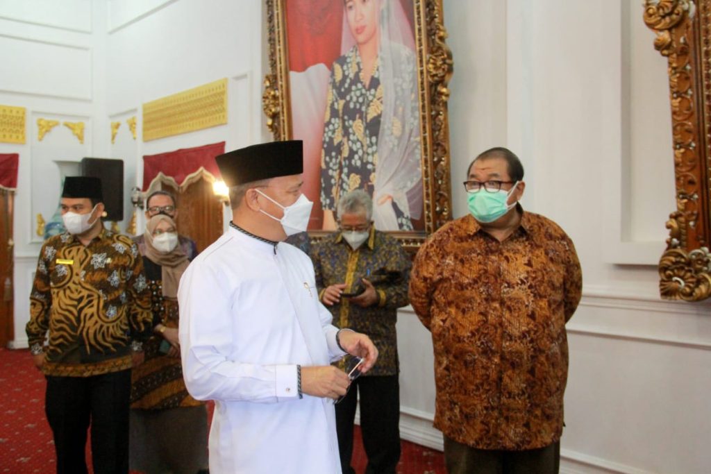 Gubernur Bengkulu Rohidin Mersyah Bersama Wakil Direktur Medik RSJPD Harapan Kita