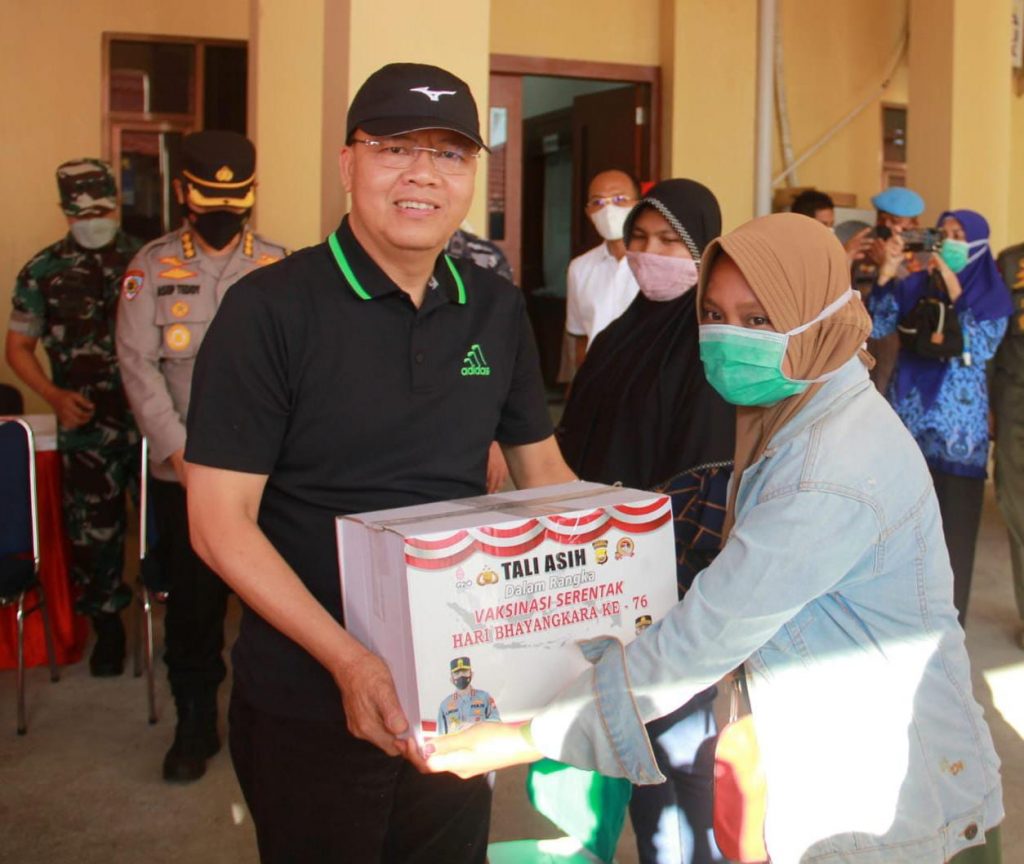 Gubernur Bengkulu Rohidin hadiri Vaksinasi dan Baksos Meriahkan Hari Bhayangkara ke 76