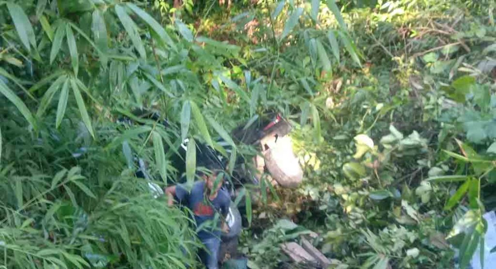 Hilang Kendali, Mobil Warga Kepahiang Terperosok ke Jurang