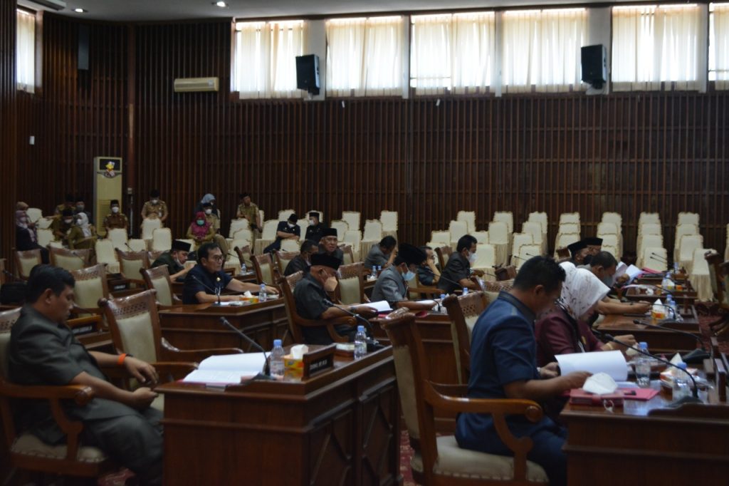 Rapat Paripurna Anggota DPRD Provinsi, Sampaikan Hasil Reses