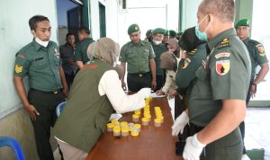 Puluhan Personel Korem 082/CPYJ Dites Urine
