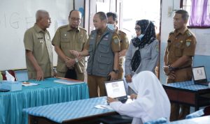 Bupati Surya Tinjau Pelaksanaan ANBK