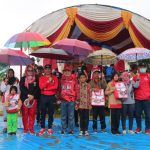 Penyerahan Bantuan Seragam Secara Simbolis Oleh Bupati Lampung Barat