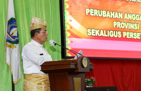 foto : Gubernur Provinsi Kepulauan Riau (H. Ansar Ahmad SE MM)