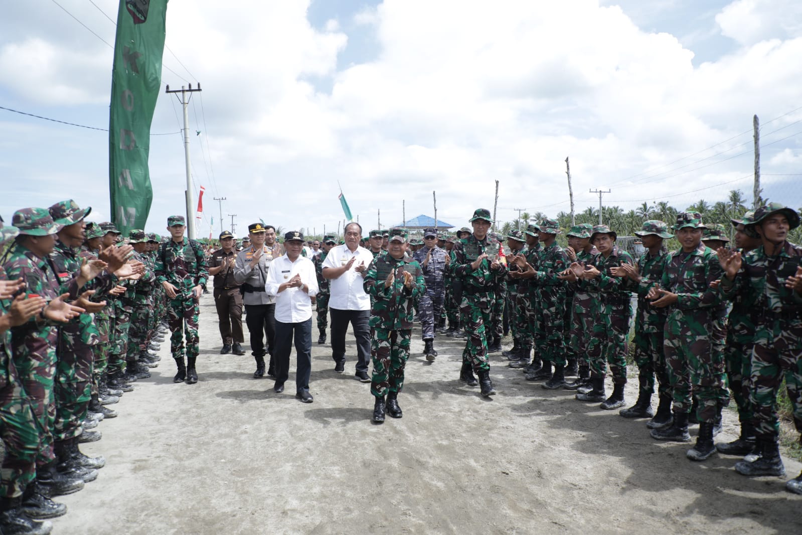 Mayjen Achmad Daniel Chardin Tutup TMMD ke-115 Tahun 2022 di Kabupaten Asahan