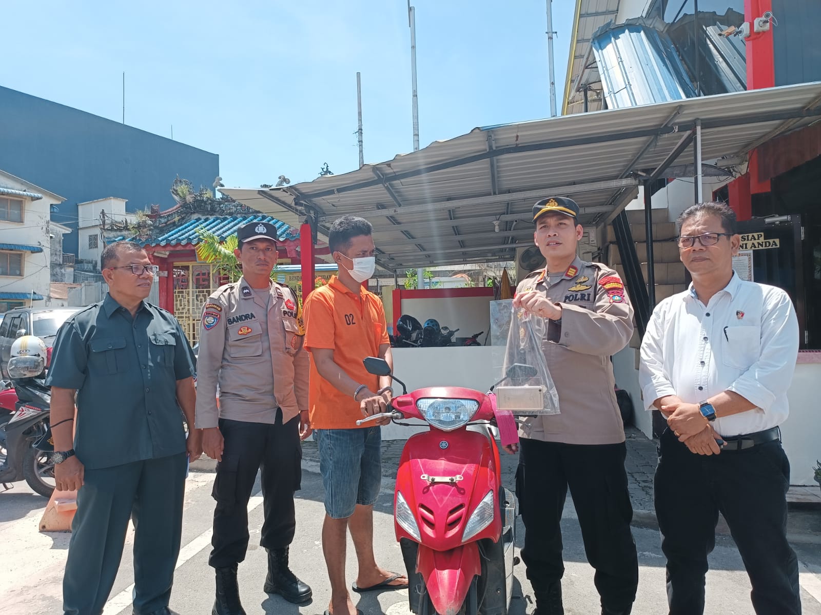Polsek Tanjungpinang kota berhasil menangkap pembeli sepeda motor hasil curian