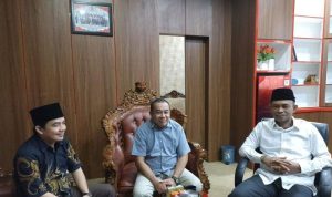 Ketua-DPRD-Kota-bersama-Unsur-Pimpinan