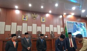 Rapat-Paripurna-Pengesahan-APBDP