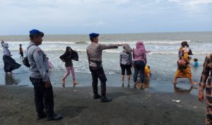 Satpolairud Polres Kendal Melakukan Pengamanan dan Patroli Perairan Objek Wisata Selama Libur Nataru