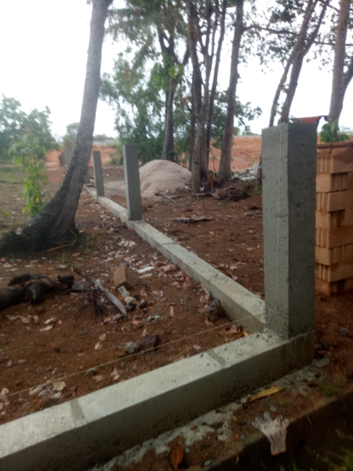 Pembangunan Pagar TPU Kelam Pagi Dari Swadaya Masyarakat