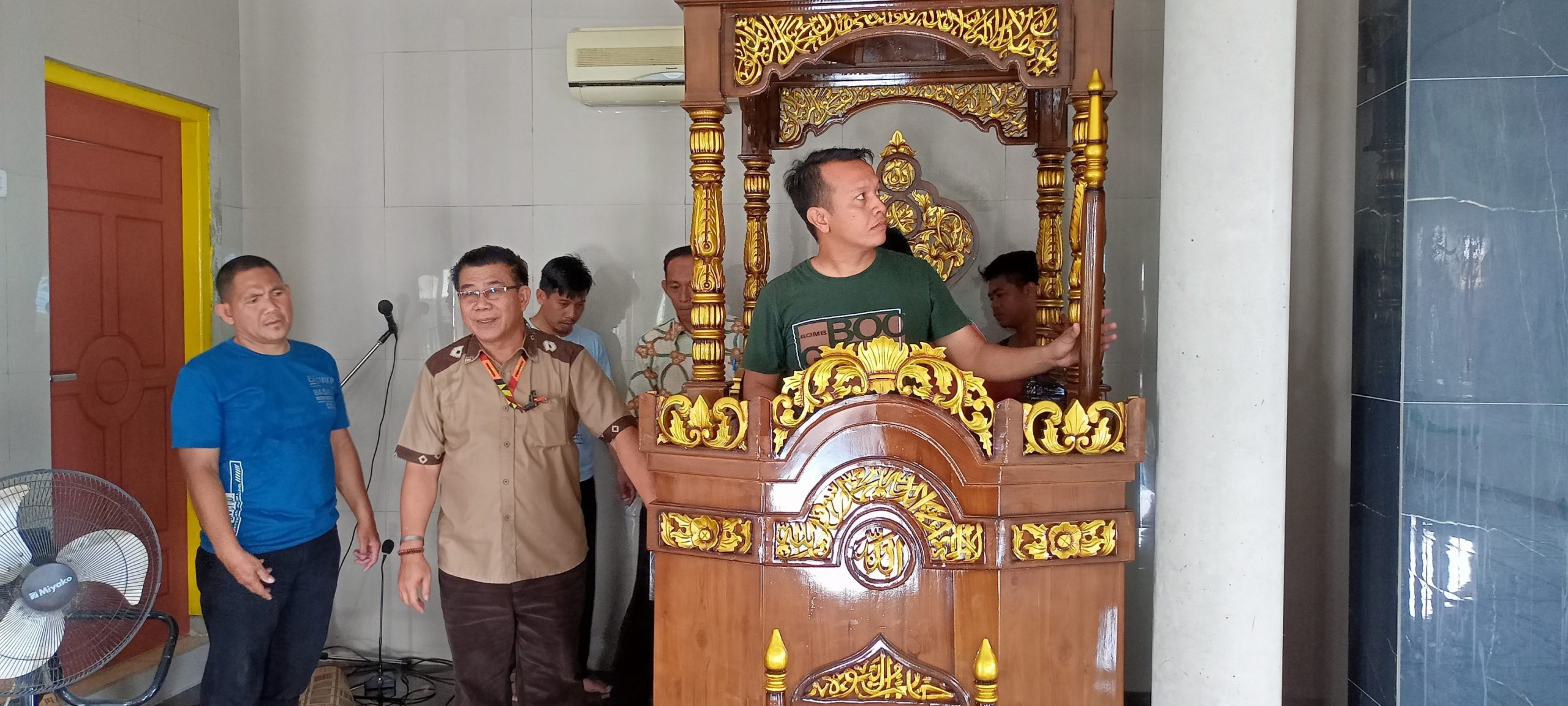 Dukung Pemkab Muba Tingkatkan Syiar Islam, PT Petro Muba Serahkan Bantuan CSR Mimbar Khotbah