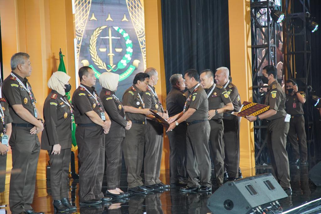 Kejati Bengkulu Raih 3 Penghargaan Atas Prestasi Capaian Kinerja Tahun 2022