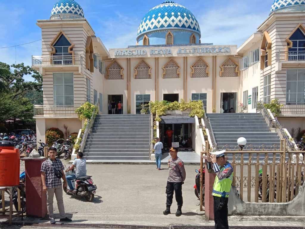 Polres Nias lakukan Pengamanan, Sholat Jum’at berjalan aman dan kondusif