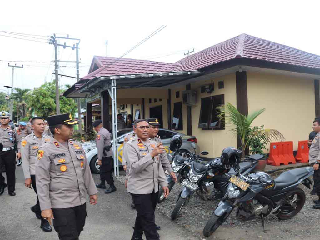 Kunjungi Polsek Napal Putih, Wakapolda Bengkulu Minta Jangan Ada Tindakan Yang menciptakan Opini Negatif Bagi Polri