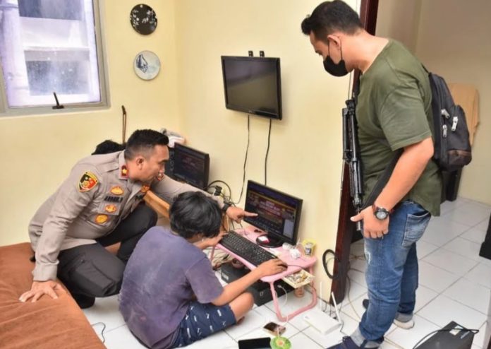 Polisi Gerebek Diduga Markas Judi Online, di Sebuah Apartemen Kawasan Cengkareng Jakarta Barat