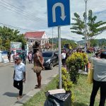 Suasana jalan Merdeka Nabire Papua disela-sela sidang mediasi Gugatan Honorer K2 di pengadilan Nabire Papua Tengah