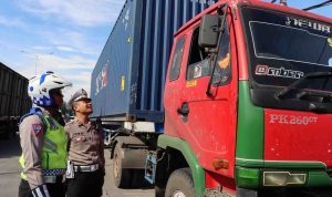 Nekad Parkir Dibahu Jalan, Polres Kendal Akan Tindak Tegas Sopir