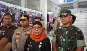 Forkopimda Kabupaten Batang Blusukan Ke Pasar Untuk Mengecek Harga Beras Medium