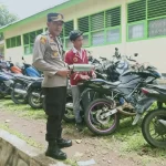 Polsek Kerkap Berburu Knalpot Brong di Sekolah, 13 Sepeda Motor Dipaksa Ganti Standar