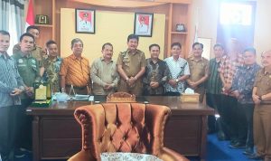 Bupati Nias Barat Menerima Audensi Panitia Pembangunan BPMR 22 BNKP
