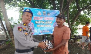 Gelar Jumat Curhat, Kasat Polairud Polres Kendal Dengarkan Keluhan Masyarakat