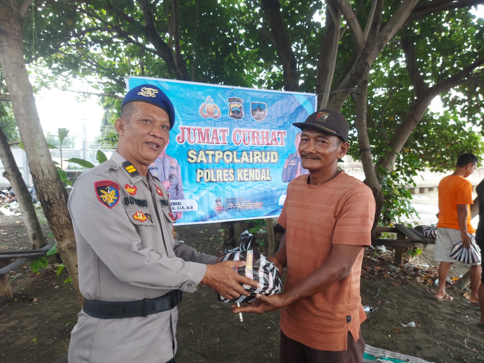 Gelar Jumat Curhat, Kasat Polairud Polres Kendal Dengarkan Keluhan Masyarakat