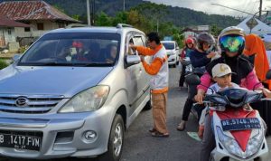 DPD PKS Lampung Barat Gelar Berbagi 950 Paket Takjil untuk Berbuka Puasa