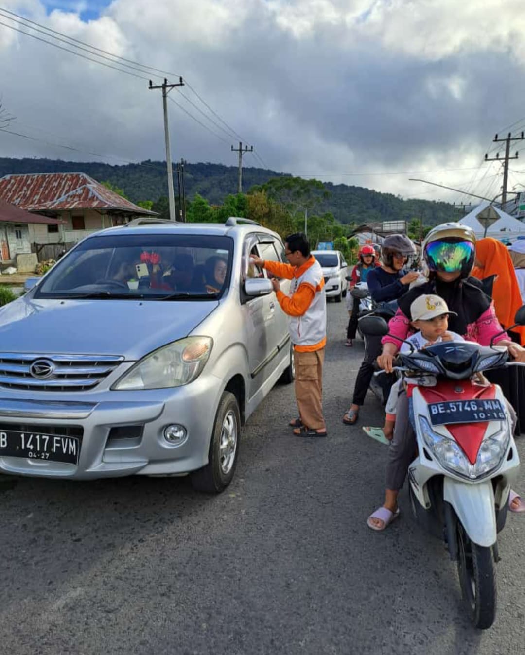 DPD PKS Lampung Barat Gelar Berbagi 950 Paket Takjil untuk Berbuka Puasa