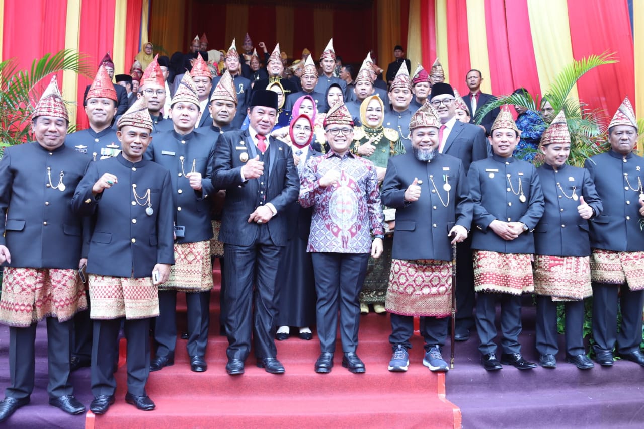 Hadiri Paripurna Istimewa DPRD Kota Bengkulu, Menteri Azwar Anas: Momen Pacu Kinerja Pemerintah Layani Masyarakat