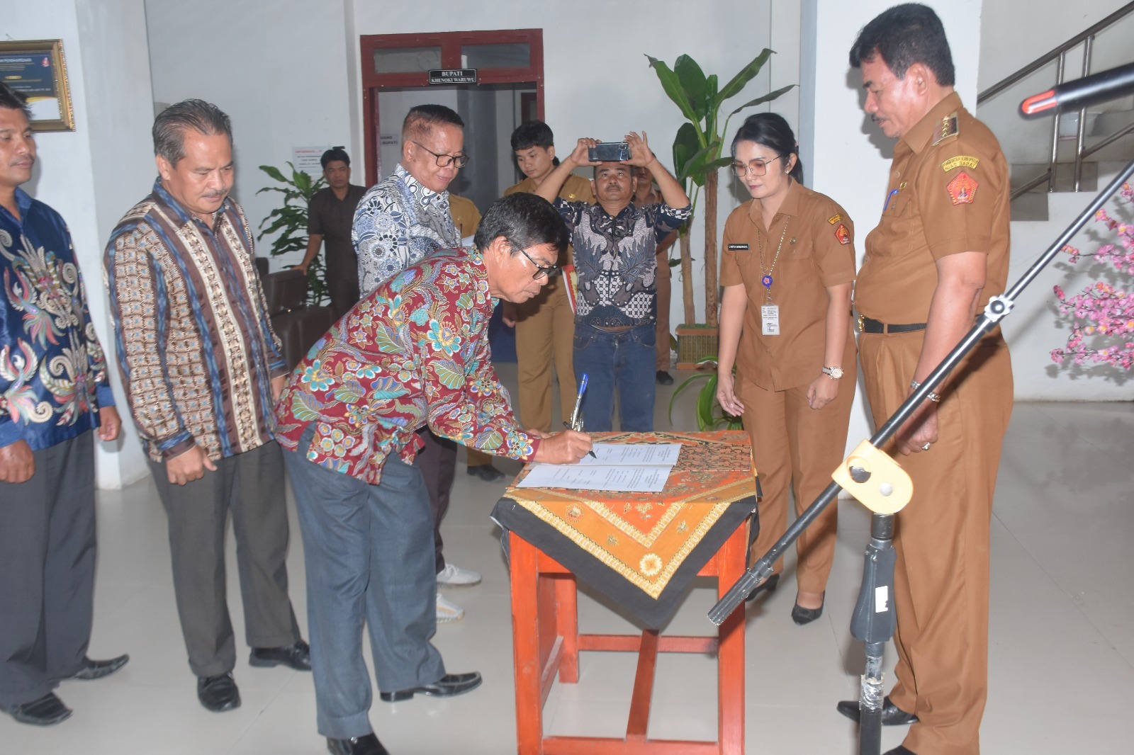 Pengurus DPWK PMNBI Kabupaten Nias Barat Di Kukuhkan Bupati, Periode 2023-2027