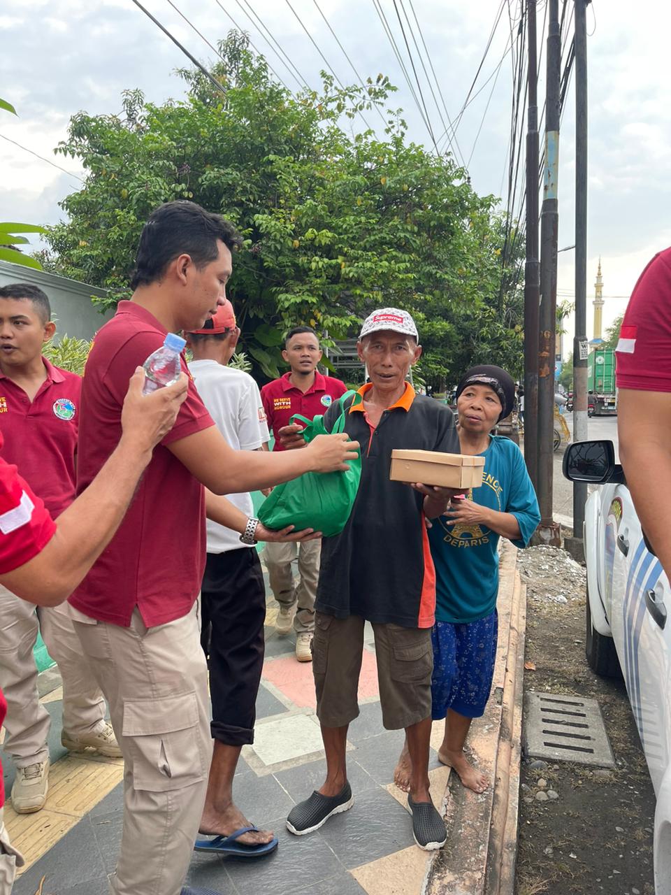 Tebar Kebaikan di Bulan Ramadhan, Sat Resnarkoba Polres Kendal Bagikan Ratusan Takjil dan Paket Sembako