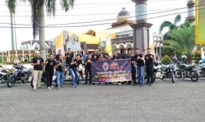 Maknai Bulan Ramadhan, Komunitas Motor Two Stroke Police Bengkulu Bagi Takjil Buka Puasa Maknai Bulan Ramadhan, Komunitas Motor Two Stroke Police Bengkulu Bagi Takjil Buka Puasa