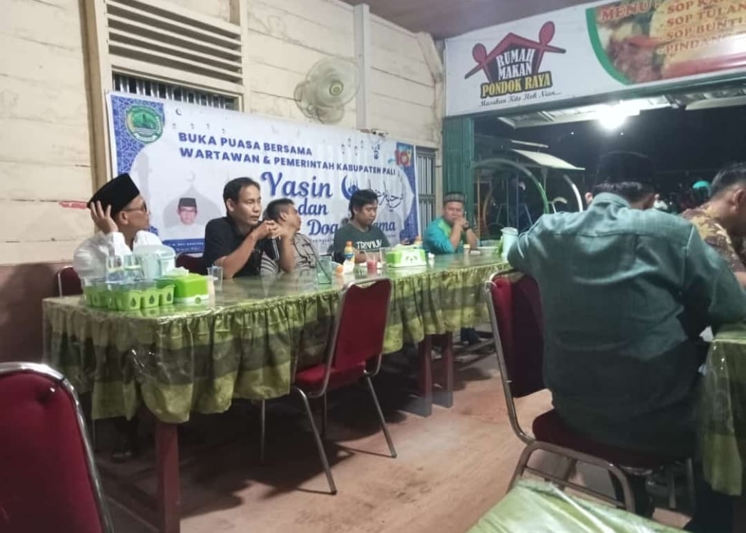 Kapolres Pali Melalui Kapolsek Talang Ubi Hadiri Buka Puasa Bersama Wartawan Se-Kabupaten Pali Dan Pemkab Pali
