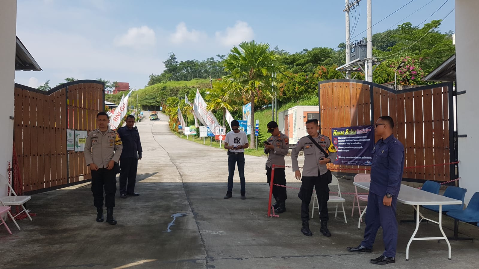 Libur Lebaran Polsek Patean, Berikan Himbauan Kamtibmas Kepada Pengunjung Omahe Opa Water Park