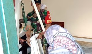 Walau Keadaan Puasa, Babinsa Tetap Dampingi Pelayan Posyandu.