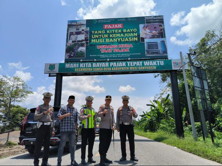 Kapolres Muba didamping kasat lantas Cek Jalur Lintas Tengah Perbatasan Musi Banyuasin - Musi Rawas