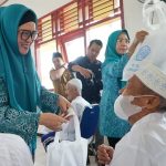 Berbagi Kebahagiaan Ramadan, Derta Rohidin Kunjungi Penghuni Panti sosial