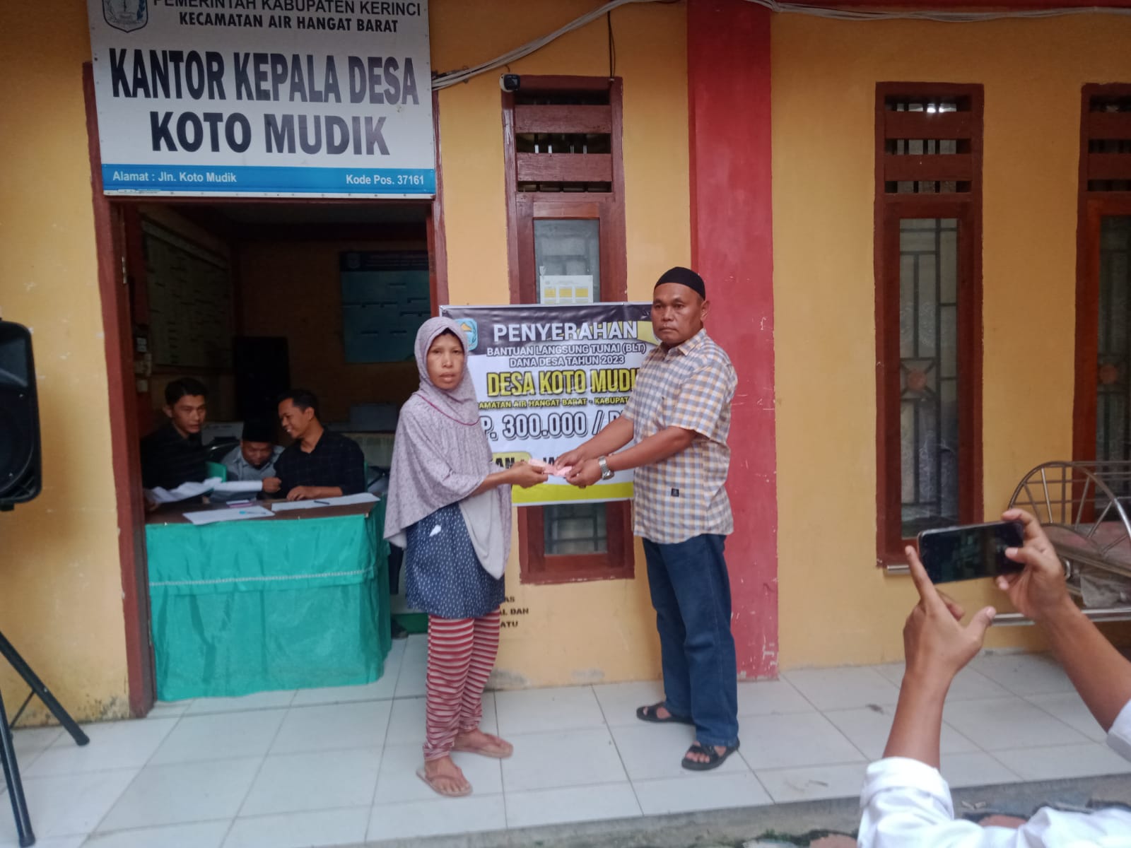 Desa koto Mudik Bagikan bantuan langsung tunai