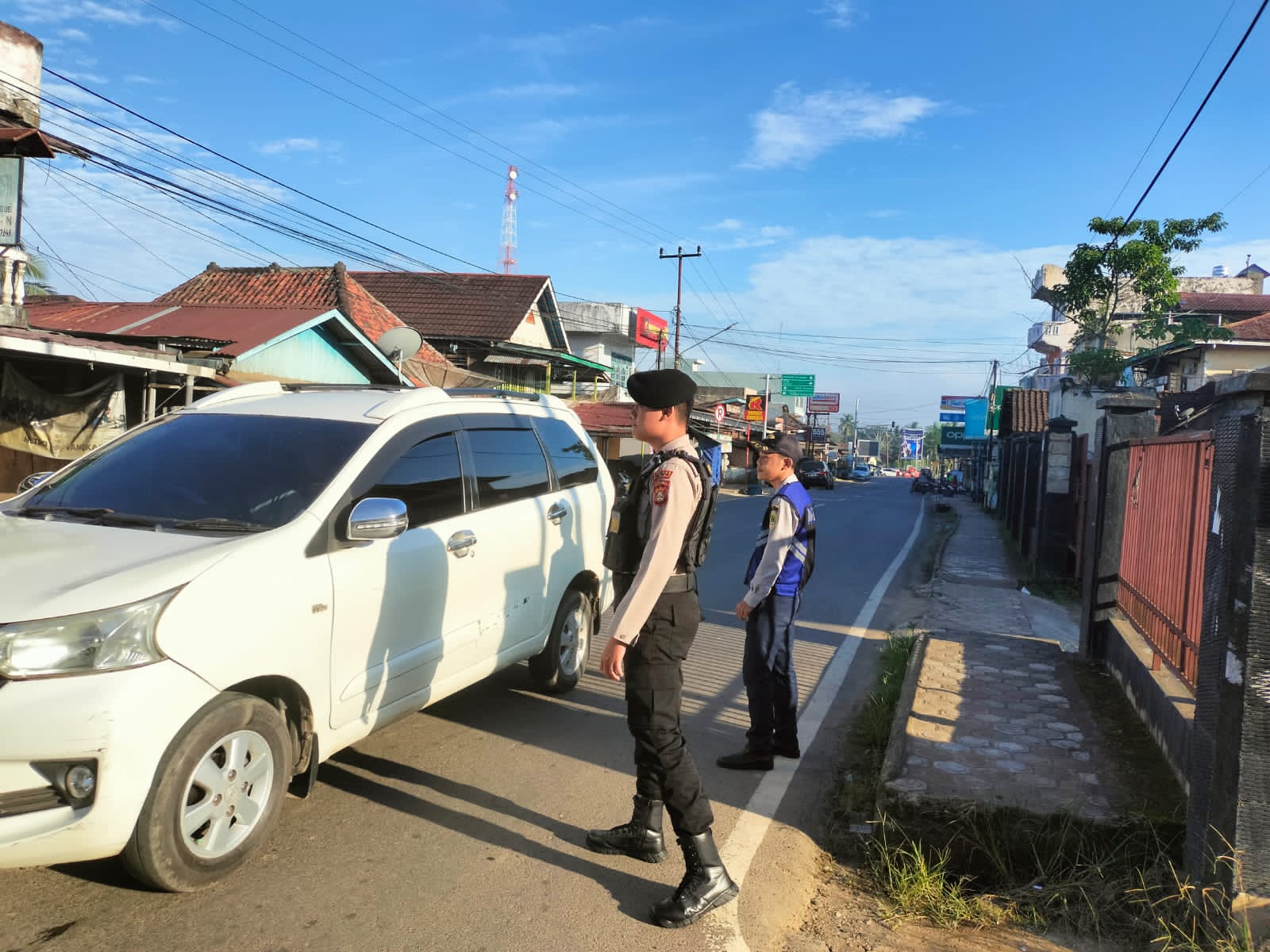 Polres Pali Laksanankan Kegiatan Strong Point dan pengaturan Lalu Lintas Pagi Hari