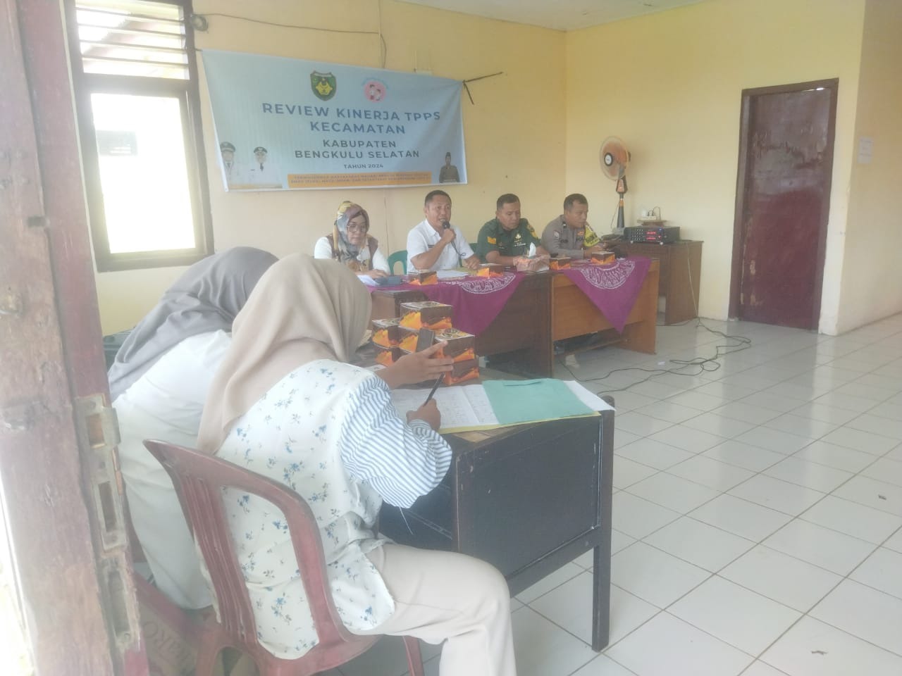 Tingkatkan Sinergitas Bhabinkamtibmas Hadiri Review TTPS, Tingkat Kecamatan Untuk Turunkan Stunting