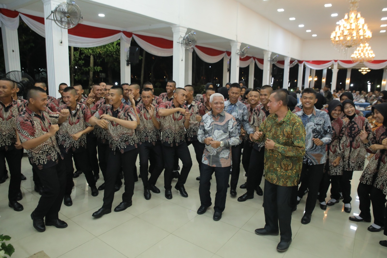 Asahan menggelar malam resepsi dalam rangka peringatan HUT ke-79 RI Kabupaten Asahan di Pendopo Rumah Dinas Bupati Asahan